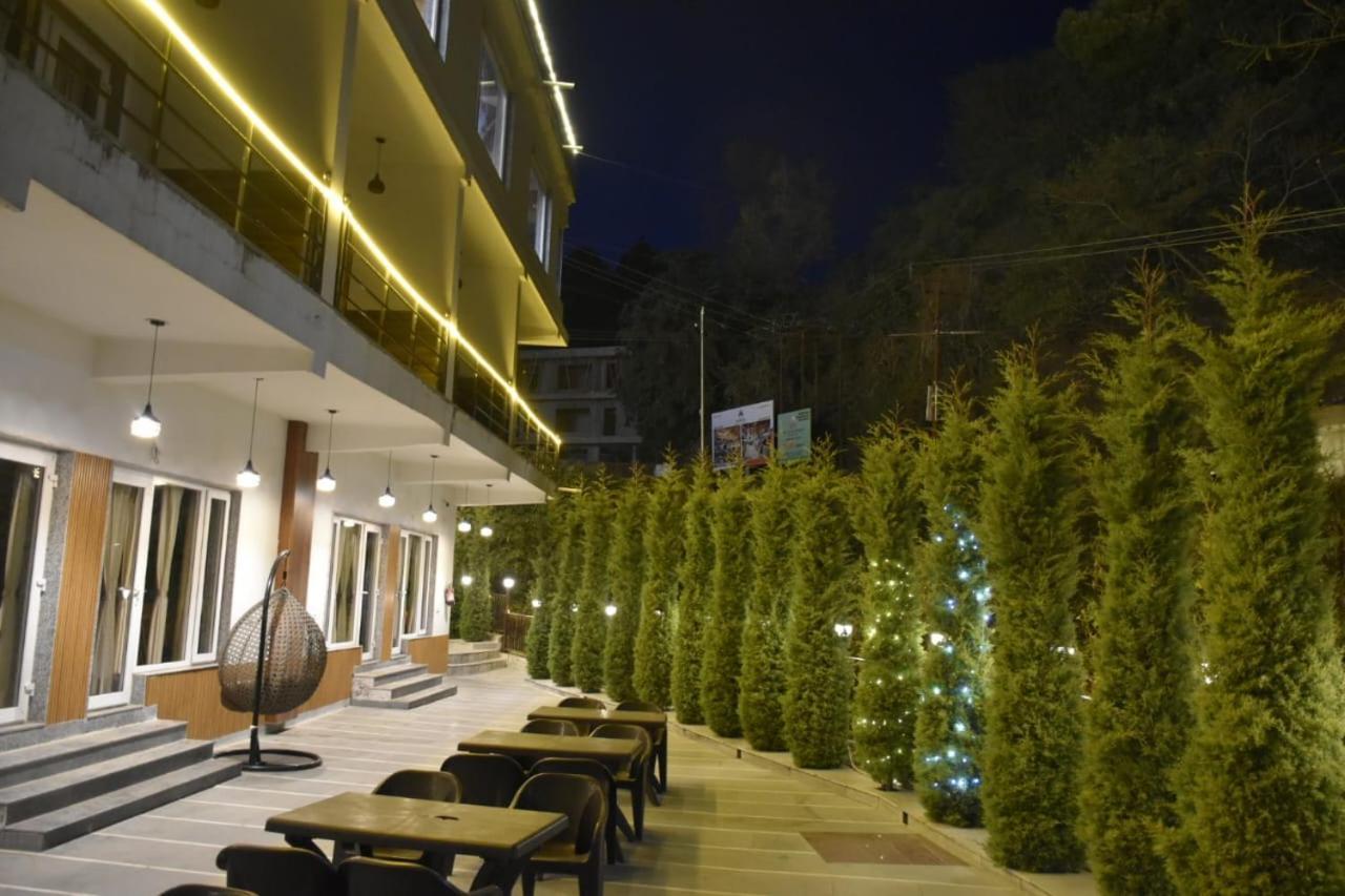 The Aesthetic Hotel & Restaurant Бхімтал Екстер'єр фото
