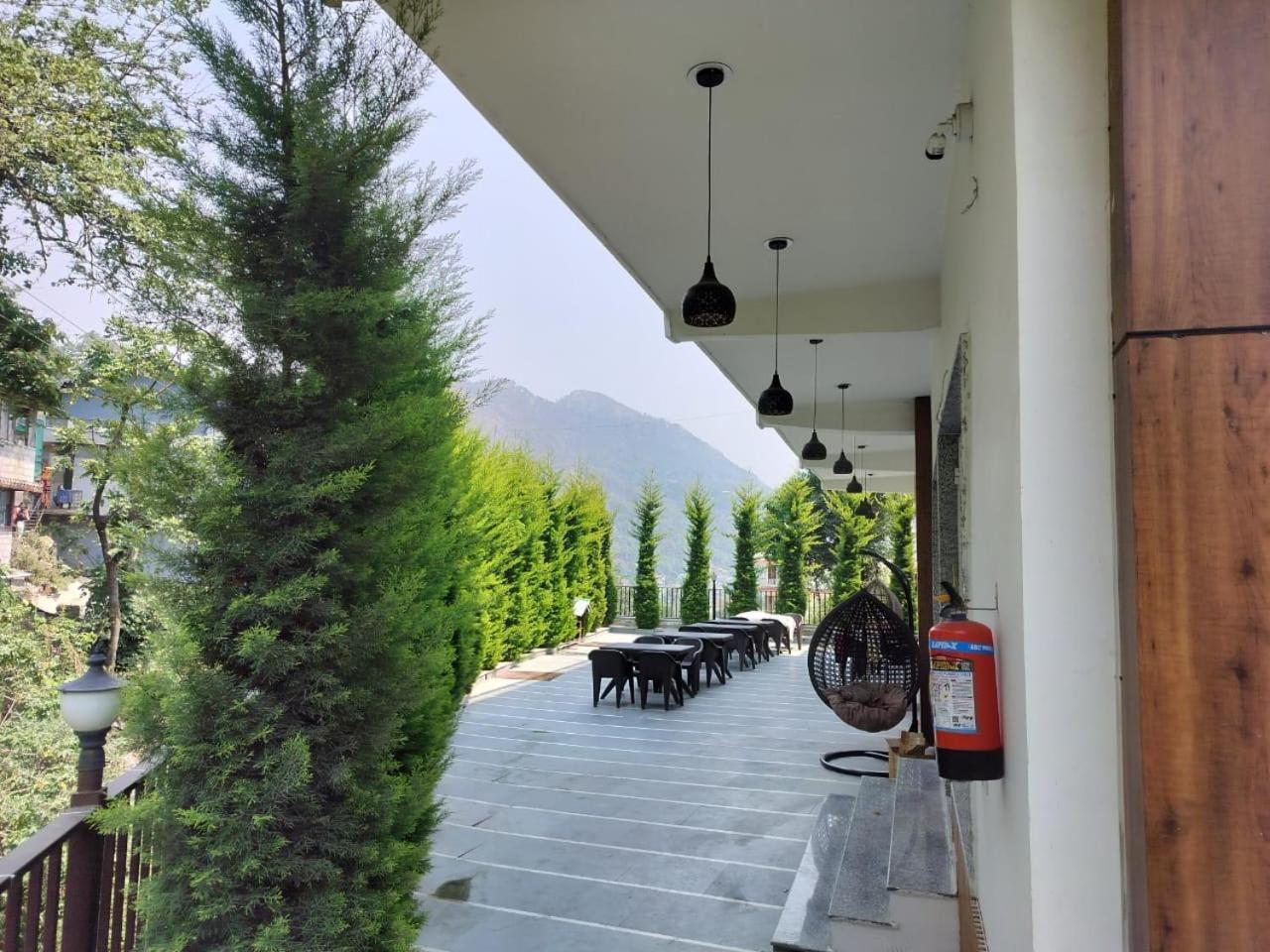 The Aesthetic Hotel & Restaurant Бхімтал Екстер'єр фото